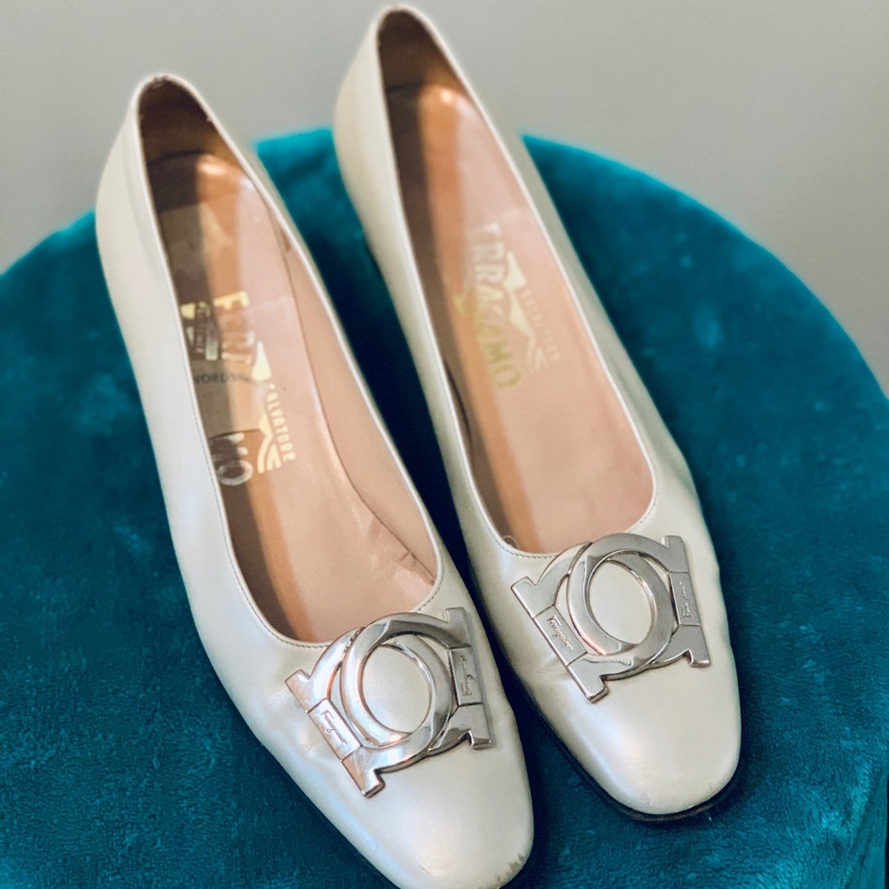 Gold toned metallic vintage Ferragamo pumps